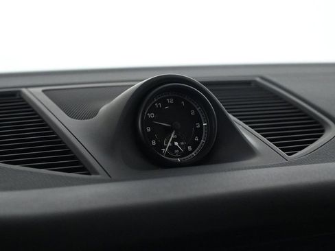 Certified 2024 Porsche Macan image 24