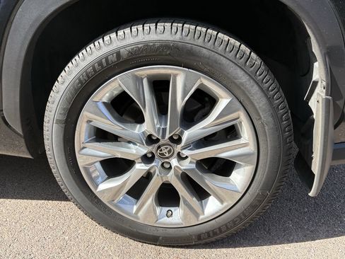 Used 2021 Toyota Highlander Limited AWD/4WD image 5