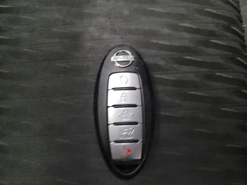 Used 2020 Nissan Rogue SV FWD image 32
