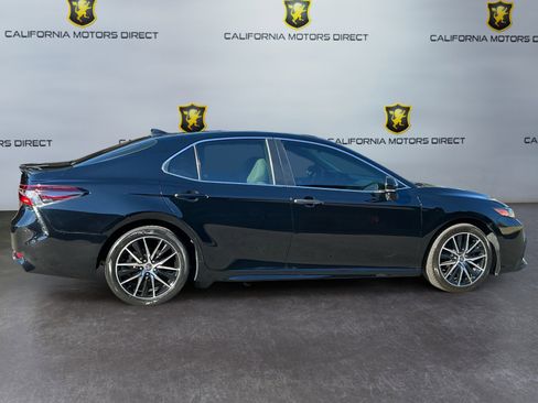 Used 2023 Toyota Camry SE FWD image 4