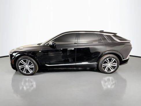 Used 2023 Cadillac Lyriq AWD image 6