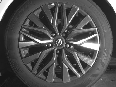 Used 2025 Nissan Altima 2.5 SV image 14