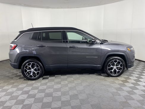Used 2024 Jeep Compass Limited AWD/4WD image 6