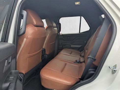 New 2026 Toyota 4Runner SR5 AWD/4WD image 14
