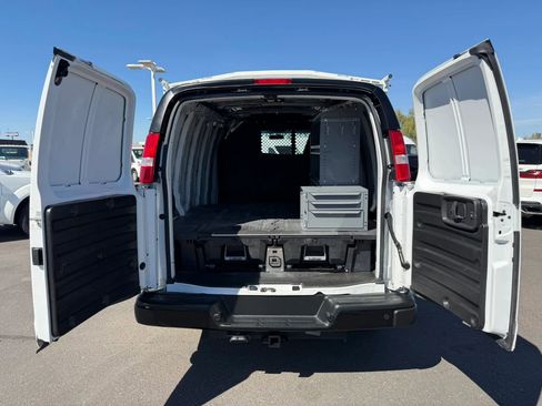 Used 2022 Chevrolet Express 2500 Regular Van 3D w/ Driver Convenience Package image 11