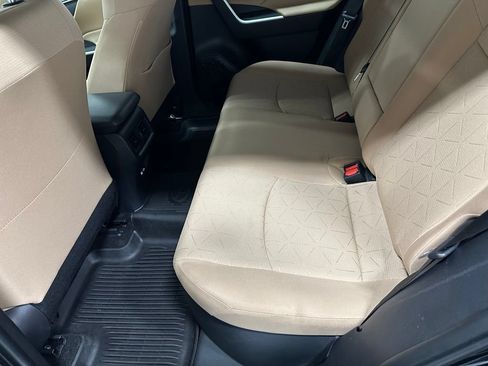 Used 2025 Toyota RAV4 XLE AWD/4WD image 45