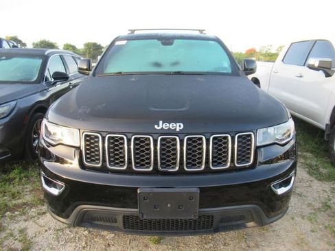 Used 2017 Jeep Grand Cherokee Laredo w/ Quick Order Package 23E AWD/4WD image 2