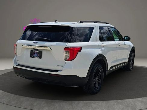 Used 2021 Ford Explorer XLT AWD/4WD image 5