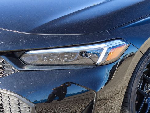 Used 2025 Honda Civic Sport image 5