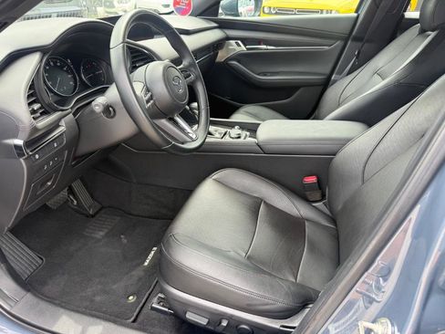 Used 2020 MAZDA MAZDA3 Hatchback w/ Premium Package image 10