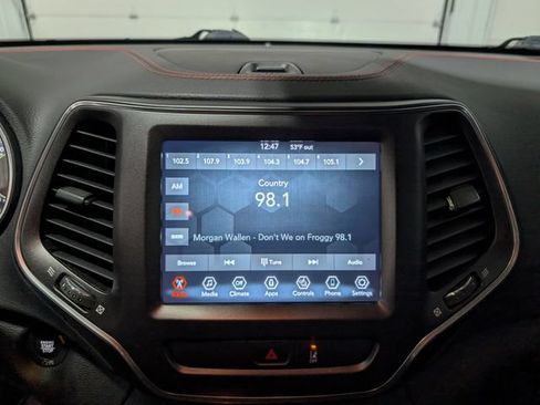 Used 2022 Jeep Cherokee Trailhawk w/ Comfort/Convenience Group AWD/4WD image 20