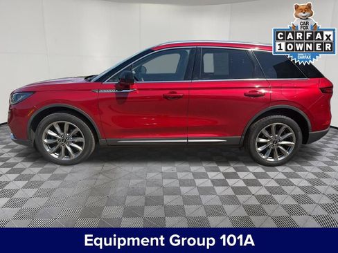 Used 2022 Lincoln Corsair AWD w/ Premium Package image 2
