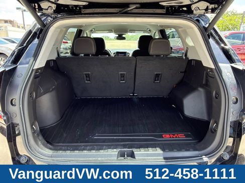Used 2024 GMC Terrain SLE w/ Driver Convenience Package FWD image 9