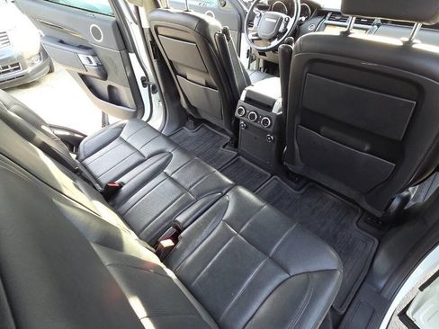 Used 2019 Land Rover Discovery SE AWD/4WD image 44