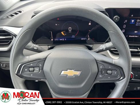 Used 2025 Chevrolet TrailBlazer LT AWD/4WD image 18