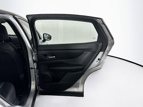 Used 2023 Nissan Ariya FWD image 31