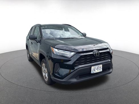 Used 2025 Toyota RAV4 LE AWD/4WD image 2