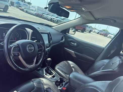 Used 2018 Jeep Cherokee Limited w/ Trailer Tow Group AWD/4WD image 26
