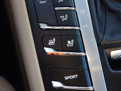 Used 2021 Porsche Macan S image 9