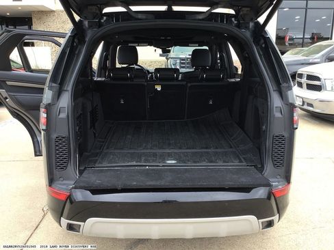 Used 2018 Land Rover Discovery HSE image 16