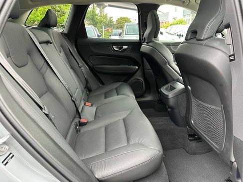 Certified 2025 Volvo XC60 B5 Plus AWD/4WD image 13