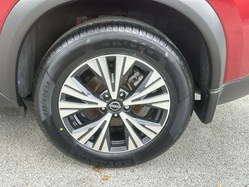 Used 2023 Nissan Rogue SV FWD image 10