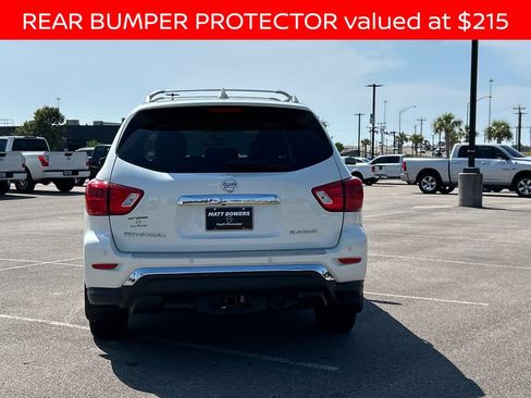 Used 2019 Nissan Pathfinder Platinum FWD image 4