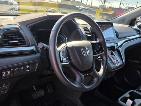 Used 2024 Honda Odyssey Elite image 11