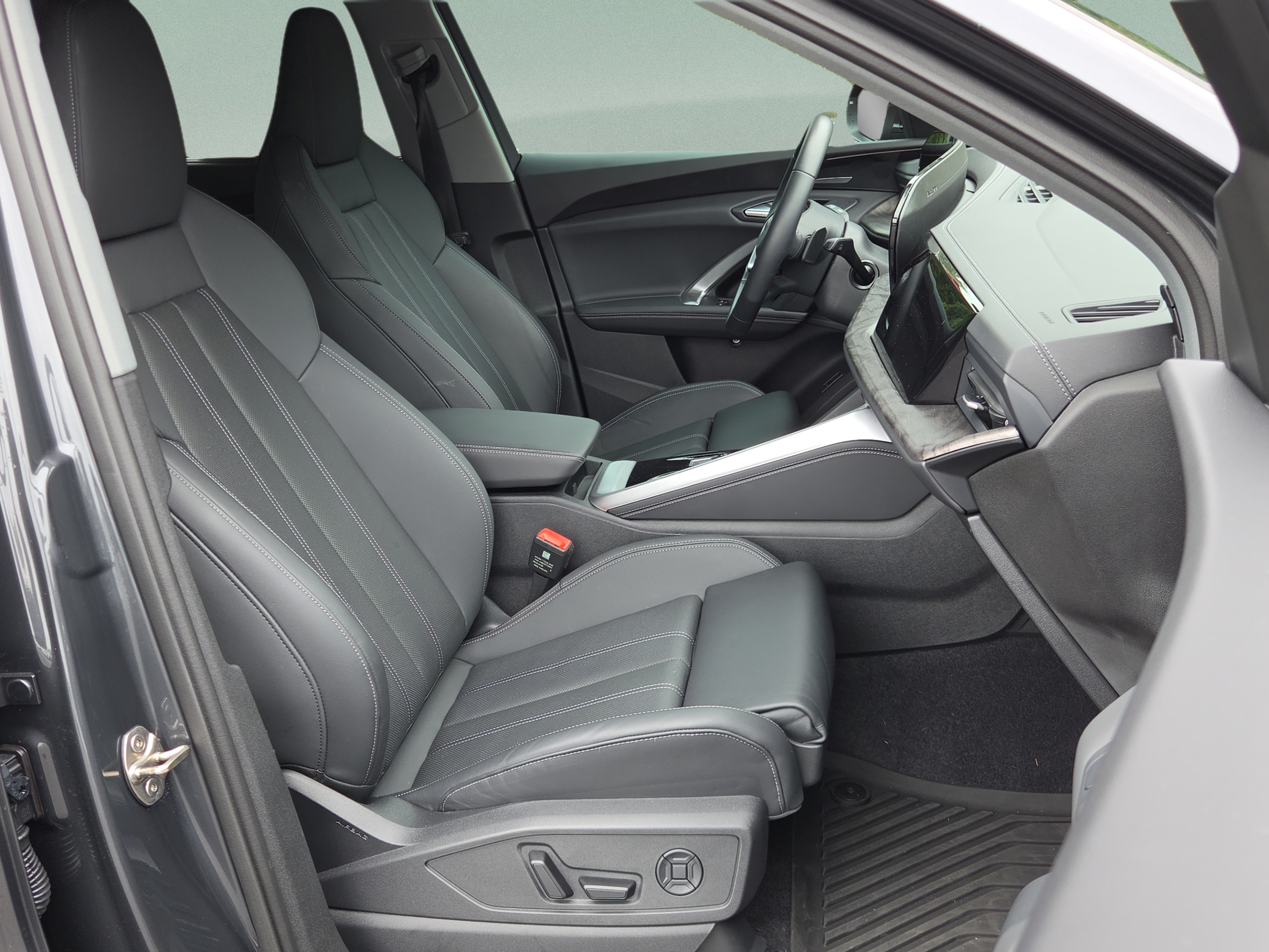 Used 2025 Audi Q5 Premium Plus AWD/4WD image 15