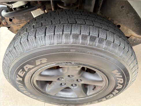 Used 2005 Jeep Wrangler X w/ Tire & Wheel Group (Ecco) AWD/4WD image 8