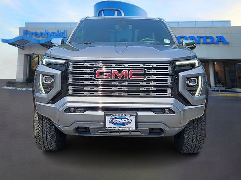 Used 2024 GMC Canyon Denali AWD/4WD image 2