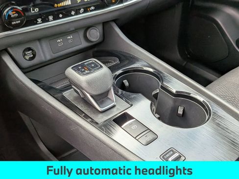 Used 2024 Nissan Rogue SV FWD image 25
