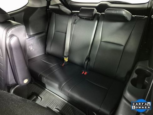 Certified 2024 Toyota Highlander XLE image 26