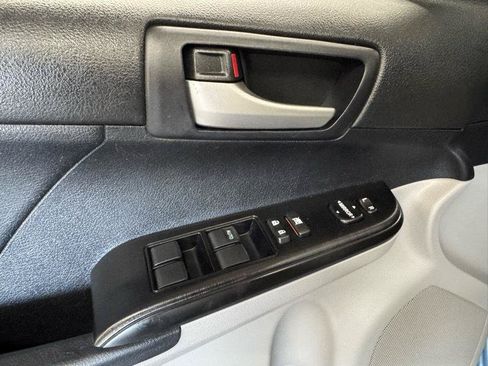 Used 2012 Toyota Camry LE FWD image 11