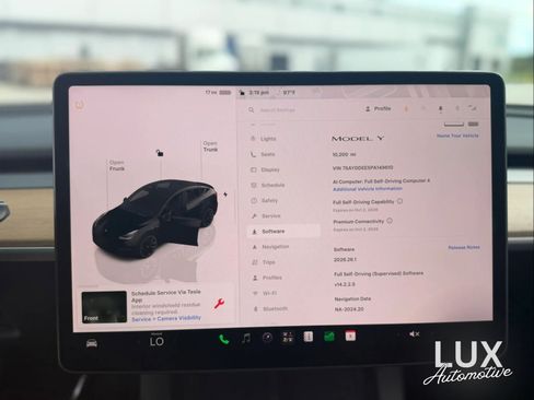 Used 2023 Tesla Model Y Long Range AWD/4WD image 29