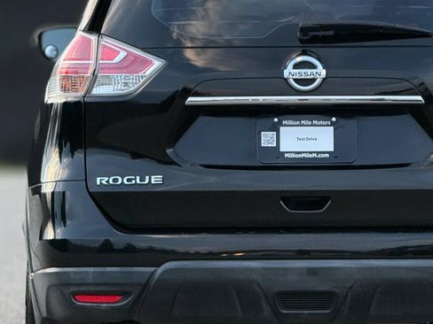 Used 2015 Nissan Rogue S FWD image 13