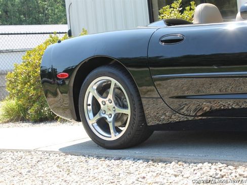 Used 2002 Chevrolet Corvette Convertible w/ Preferred Equipment Group2 image 24