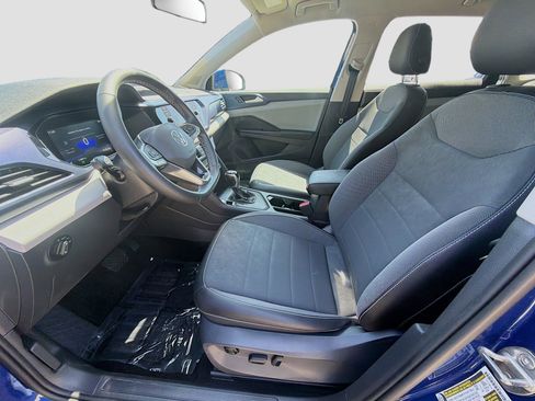 Used 2022 Volkswagen Taos SE image 18