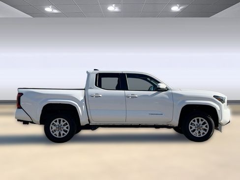 Used 2024 Toyota Tacoma SR5 image 7