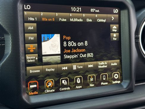 Used 2023 Jeep Wrangler Unlimited Sahara AWD/4WD image 20