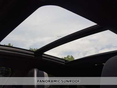 Used 2022 BMW X6 xDrive40i w/ M Sport Package AWD/4WD image 4