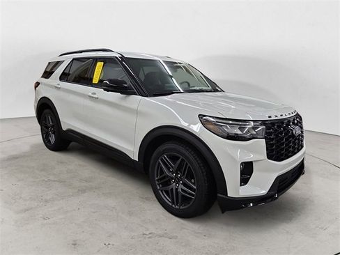 New 2025 Ford Explorer ST image 7