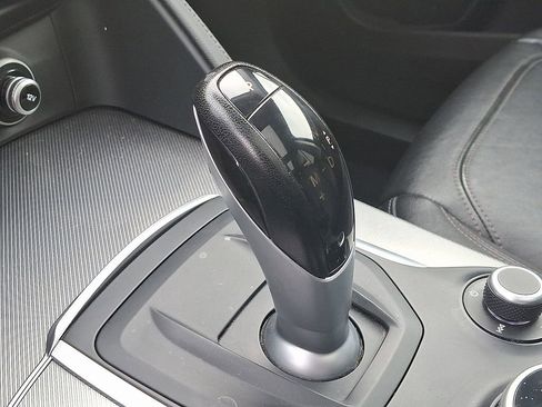 Used 2018 Alfa Romeo Stelvio Sport w/ Quick Order Package 22J Sport image 16