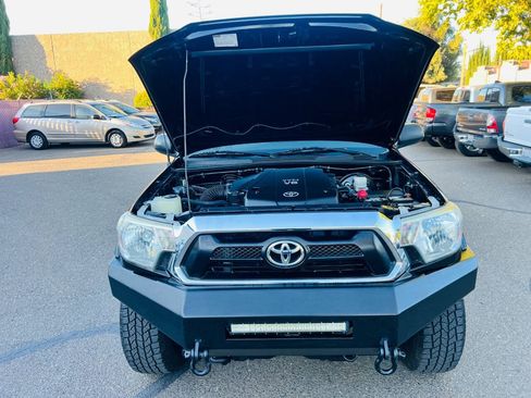 Used 2014 Toyota Tacoma PreRunner w/ TRD Off-Road Package RWD image 10