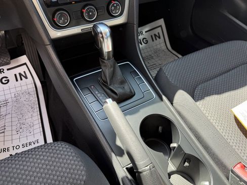 Used 2014 Volkswagen Passat 1.8T S image 17