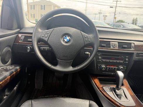 Used 2011 BMW 328i xDrive Sedan AWD/4WD image 18