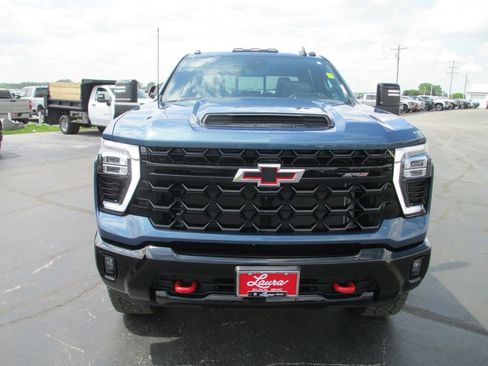 Used 2024 Chevrolet Silverado 2500 ZR2 w/ Technology Package AWD/4WD image 13
