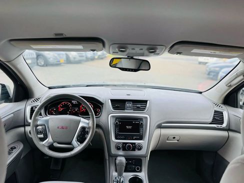 Used 2015 GMC Acadia SLE image 18