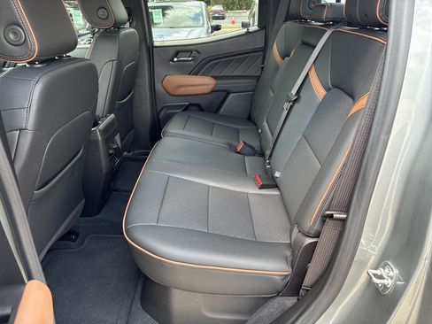 Used 2024 GMC Canyon AT4 w/ AT4 Premium Package AWD/4WD image 13