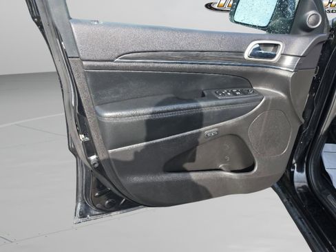 Used 2019 Jeep Grand Cherokee Limited w/ Luxury Group II RWD image 13